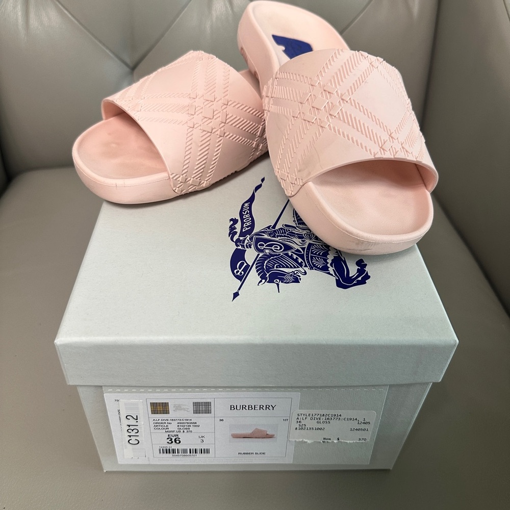 Burberry Dive Pink Slide Sandals